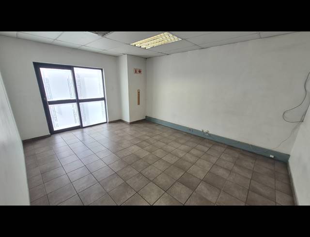 409M² FACTORY TO LET IN APEX